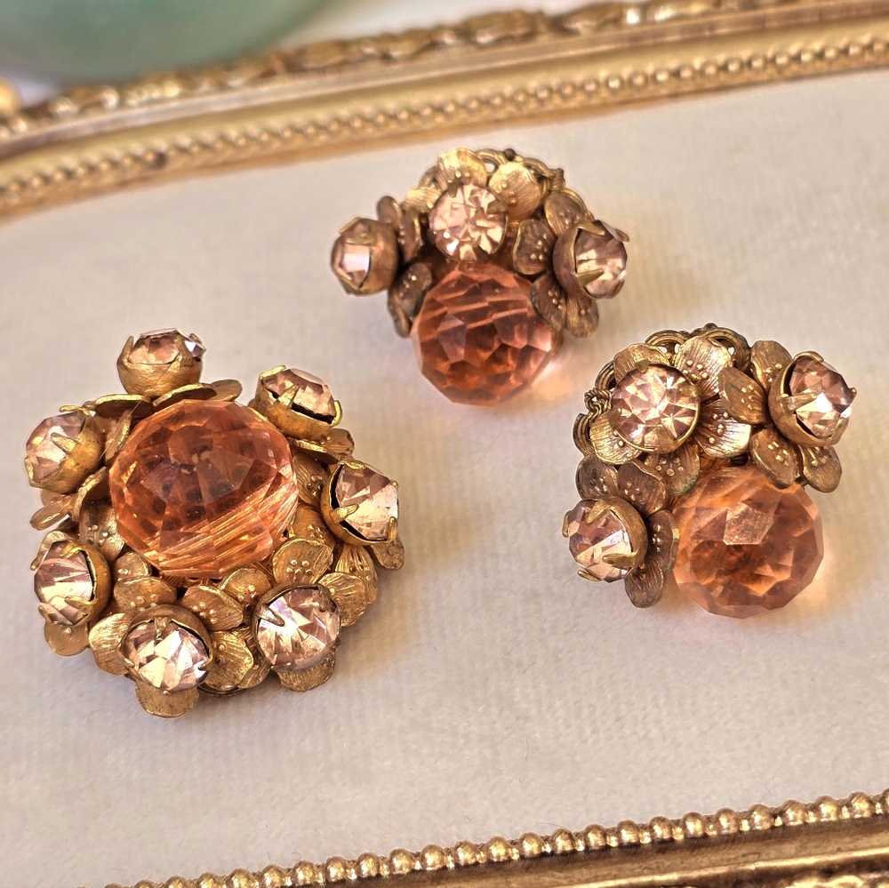 MIRIAM HASKELL Brown and Bronze Brooche and Clip-On Earrings Set.